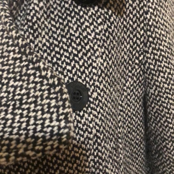Guess coat sz M - Picture 9 of 10